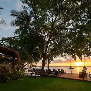 4* Hotel Casa Aakal Lagoon Front